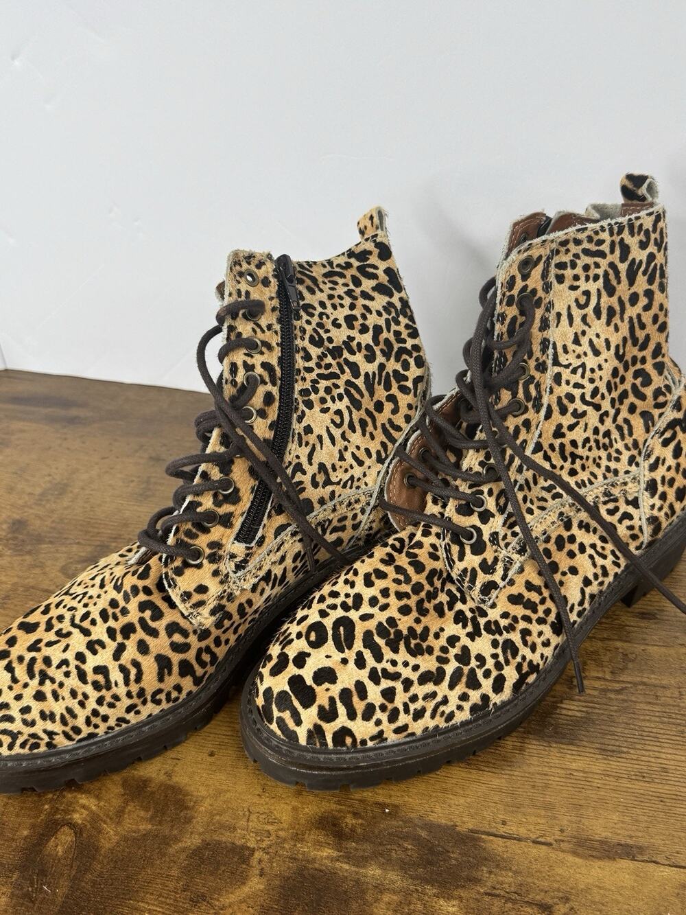 Lucky Brand Idara 2 Leopard Cow Hair Combat Boots Women’s 7.5M Side Zip